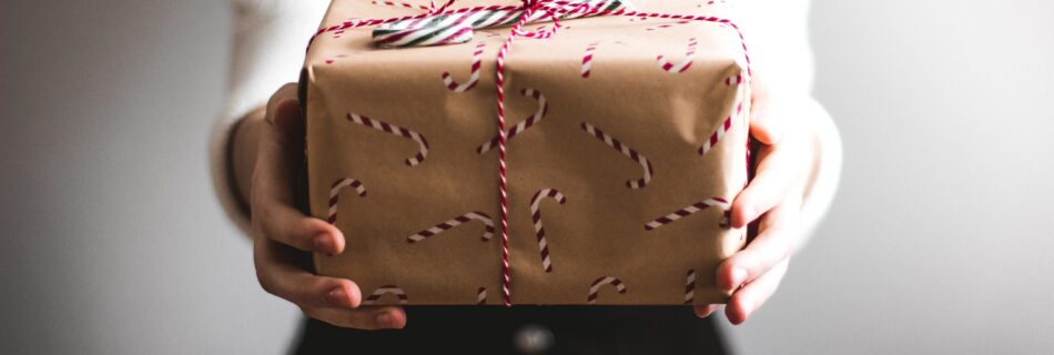 woman gif review photo by kira auf der heide